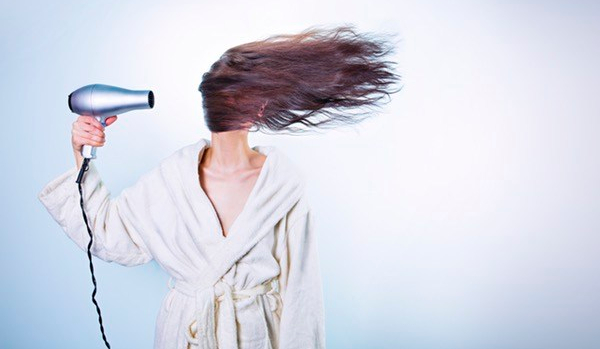 from: https://www.pexels.com/photo/woman-morning-bathrobe-bathroom-4614/